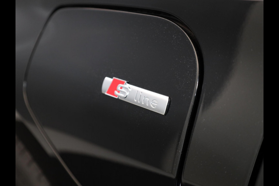 Audi A3 Sportback 45 TFSI e S edition Competition 272 pk S-tronic| Navigatie | Panoramadak | Parkeersensoren (Park assist) | Achteruitrijcamera | Adaptieve cruise control | Matrix LED koplampen |