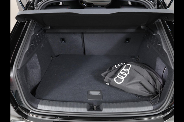 Audi A3 Sportback 45 TFSI e S edition Competition 272 pk S-tronic| Navigatie | Panoramadak | Parkeersensoren (Park assist) | Achteruitrijcamera | Adaptieve cruise control | Matrix LED koplampen |