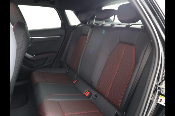 Audi A3 Sportback 45 TFSI e S edition Competition 272 pk S-tronic| Navigatie | Panoramadak | Parkeersensoren (Park assist) | Achteruitrijcamera | Adaptieve cruise control | Matrix LED koplampen |