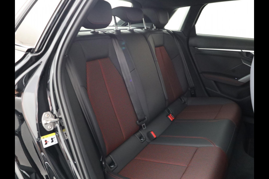 Audi A3 Sportback 45 TFSI e S edition Competition 272 pk S-tronic| Navigatie | Panoramadak | Parkeersensoren (Park assist) | Achteruitrijcamera | Adaptieve cruise control | Matrix LED koplampen |