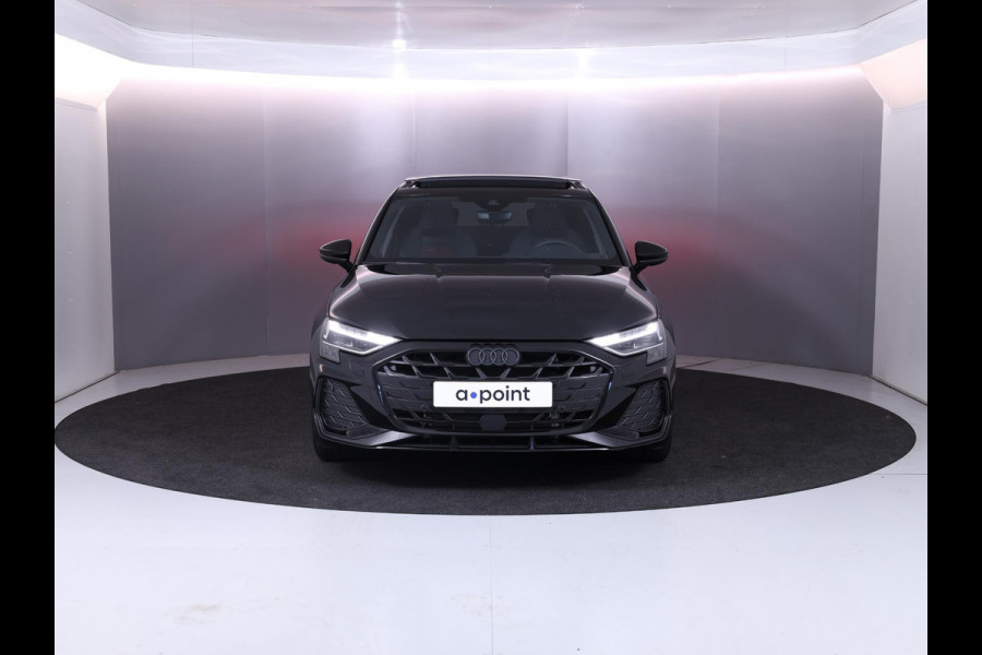 Audi A3 Sportback 45 TFSI e S edition Competition 272 pk S-tronic| Navigatie | Panoramadak | Parkeersensoren (Park assist) | Achteruitrijcamera | Adaptieve cruise control | Matrix LED koplampen |