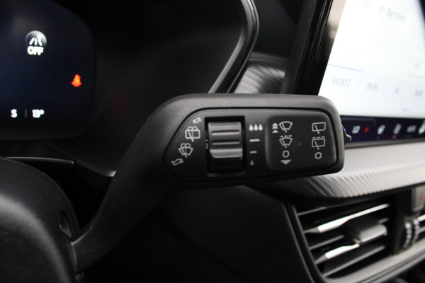 Ford Kuga 2.5 PHEV ST-Line X 243pk | Ford Voorraad | Driver Assistance pack | Wegklapbare Trekhaak | Winterpack | Panorama dak | 19 inch velgen | Technology Pack | Solar Silver |