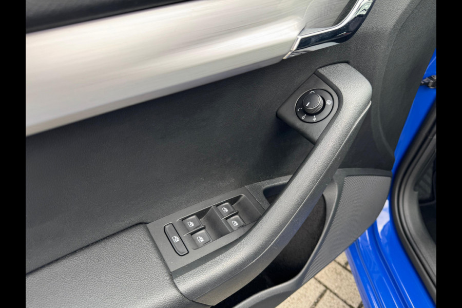 Škoda Octavia Combi 1.5 TSI Greentech Sport Business AUTOMAAT | NAVI | NL-AUTO