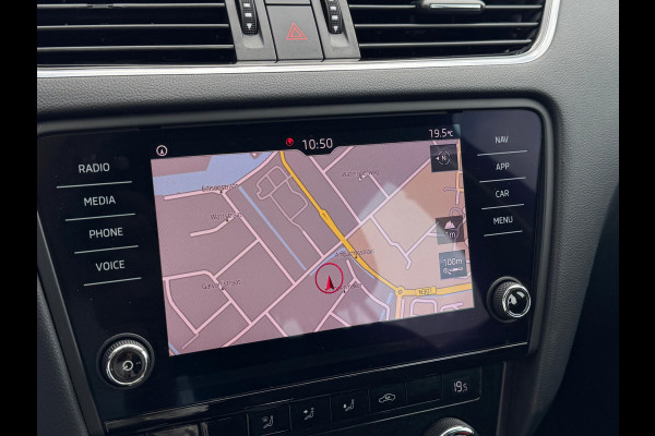 Škoda Octavia Combi 1.5 TSI Greentech Sport Business AUTOMAAT | NAVI | NL-AUTO