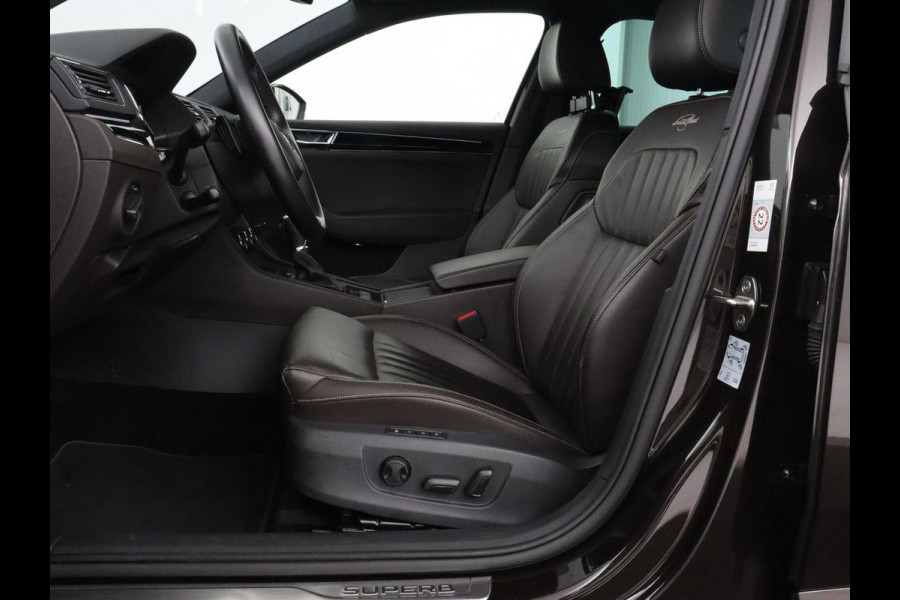 Škoda Superb 1.4 TSI iV Laurin & Klement | Leder | Trekhaak | Adaptive cruise | Stoelverwarming | Canton Sound | Virtual Cockpit | Navigatie | Memory | Achterbankverwarming | Full LED | Keyless | Carplay | PHEV
