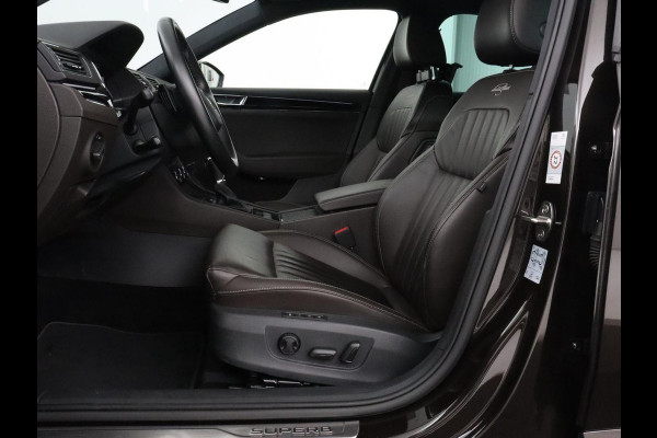 Škoda Superb 1.4 TSI iV Laurin & Klement | Leder | Trekhaak | Adaptive cruise | Stoelverwarming | Canton Sound | Virtual Cockpit | Navigatie | Memory | Achterbankverwarming | Full LED | Keyless | Carplay | PHEV