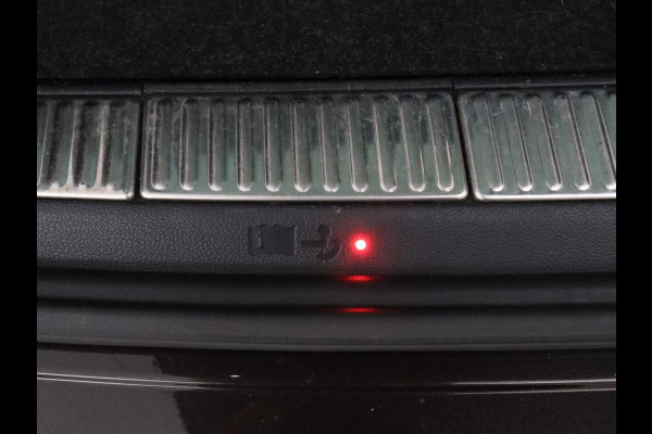 Škoda Superb 1.4 TSI iV Laurin & Klement | Leder | Trekhaak | Adaptive cruise | Stoelverwarming | Canton Sound | Virtual Cockpit | Navigatie | Memory | Achterbankverwarming | Full LED | Keyless | Carplay | PHEV