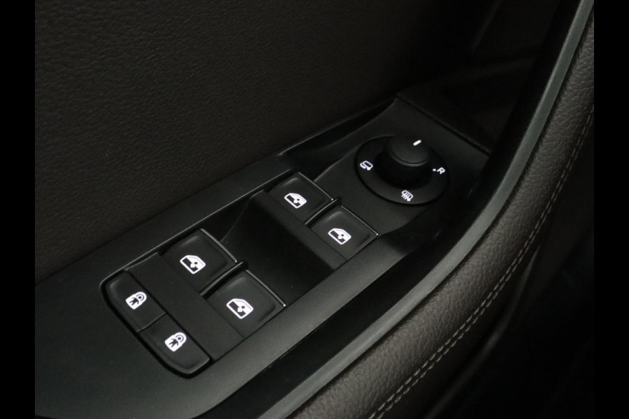 Škoda Superb 1.4 TSI iV Laurin & Klement | Leder | Trekhaak | Adaptive cruise | Stoelverwarming | Canton Sound | Virtual Cockpit | Navigatie | Memory | Achterbankverwarming | Full LED | Keyless | Carplay | PHEV