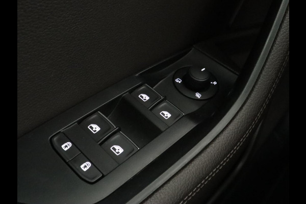 Škoda Superb 1.4 TSI iV Laurin & Klement | Leder | Trekhaak | Adaptive cruise | Stoelverwarming | Canton Sound | Virtual Cockpit | Navigatie | Memory | Achterbankverwarming | Full LED | Keyless | Carplay | PHEV