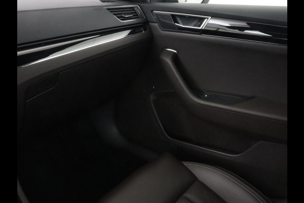 Škoda Superb 1.4 TSI iV Laurin & Klement | Leder | Trekhaak | Adaptive cruise | Stoelverwarming | Canton Sound | Virtual Cockpit | Navigatie | Memory | Achterbankverwarming | Full LED | Keyless | Carplay | PHEV