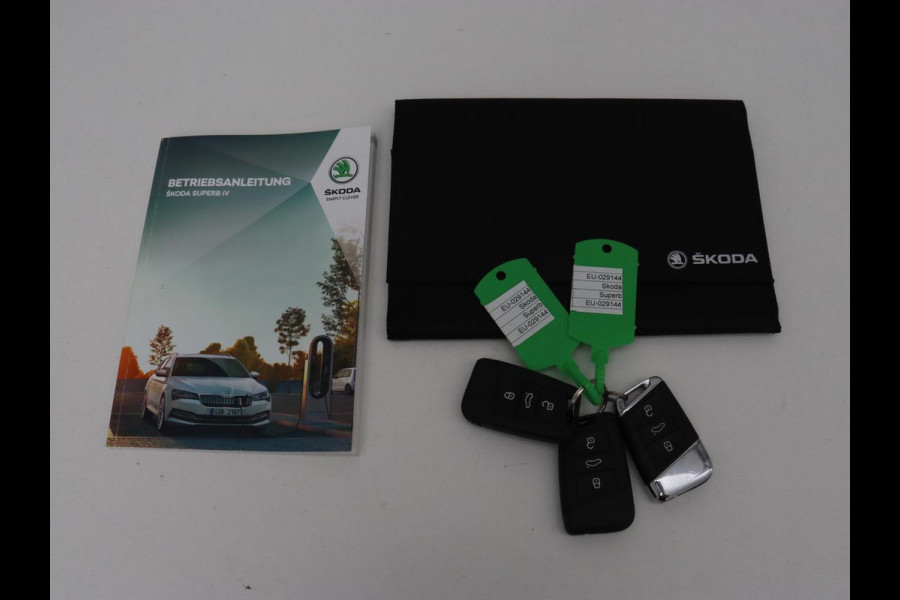 Škoda Superb 1.4 TSI iV Laurin & Klement | Leder | Trekhaak | Adaptive cruise | Stoelverwarming | Canton Sound | Virtual Cockpit | Navigatie | Memory | Achterbankverwarming | Full LED | Keyless | Carplay | PHEV
