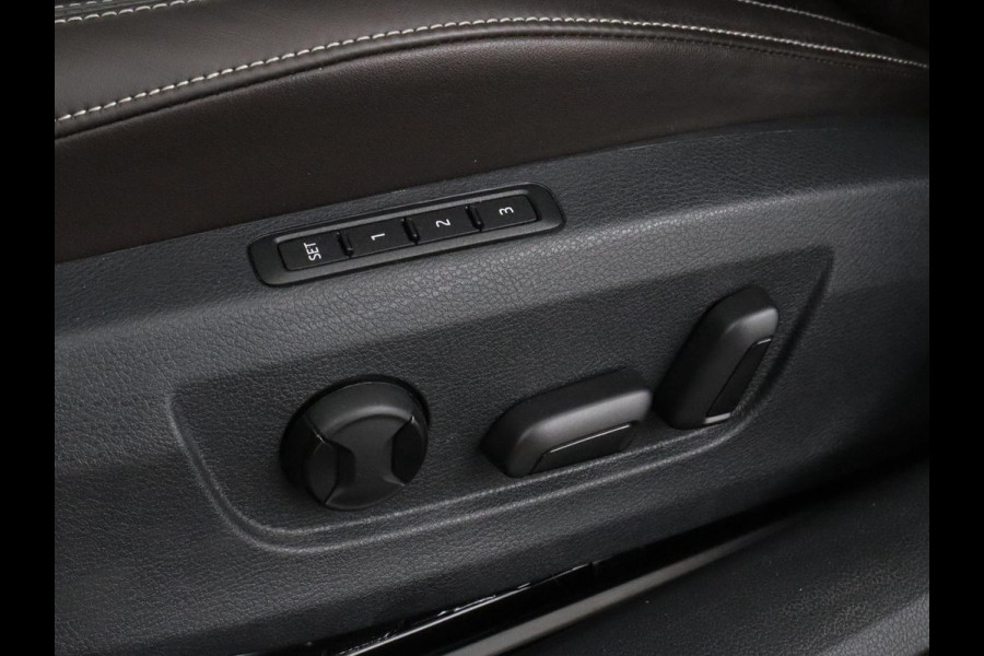 Škoda Superb 1.4 TSI iV Laurin & Klement | Leder | Trekhaak | Adaptive cruise | Stoelverwarming | Canton Sound | Virtual Cockpit | Navigatie | Memory | Achterbankverwarming | Full LED | Keyless | Carplay | PHEV