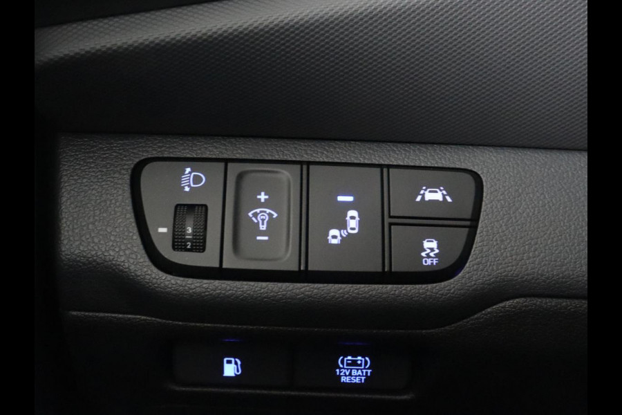 Hyundai IONIQ 1.6 GDi Premium+ | Stoelventilatie | Leder | Trekhaak | Camera | Memory | Infinity Sound | Adaptive cruise | Navigatie | Achterbankverwarming | Keyless | Full LED