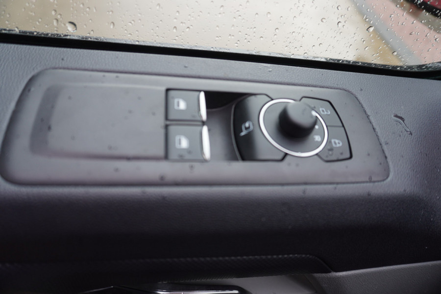 Ford Transit Custom 320 2.0 TDCI 136PK L2H1 Limited ACTIEPRIJS OP=OP Airco | Adap cruise | Navi | Blis
