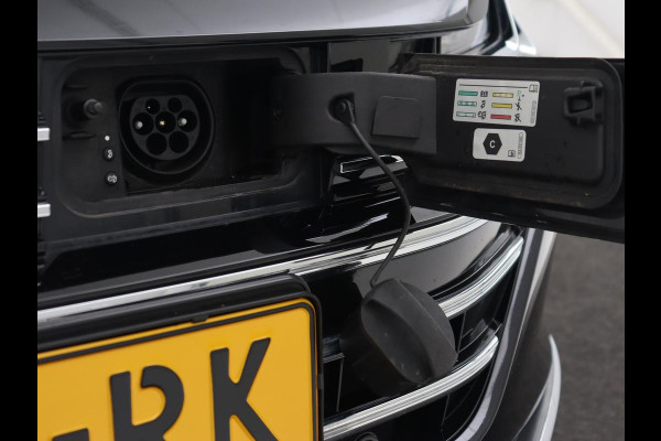 Volkswagen Arteon 1.4 eHybrid Elegance Business Exclusive | Panoramadak | Leder | Head-Up | Stoelverwarming | Camera | Virtual Cockpit | Matrix LED | Achterbankverwarming | PHEV