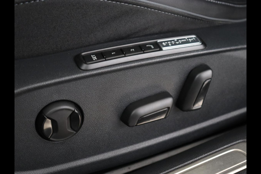 Volkswagen Arteon 1.4 eHybrid Elegance Business Exclusive | Panoramadak | Leder | Head-Up | Stoelverwarming | Camera | Virtual Cockpit | Matrix LED | Achterbankverwarming | PHEV