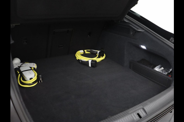 Volkswagen Arteon 1.4 eHybrid Elegance Business Exclusive | Panoramadak | Leder | Head-Up | Stoelverwarming | Camera | Virtual Cockpit | Matrix LED | Achterbankverwarming | PHEV