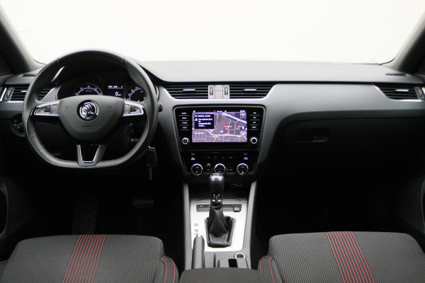 Škoda Octavia Combi 1.5 TSI Greentech Sport Business Automaat Apple Carplay, Sportstoelen, Camera, Climate, Trekhaak, 18"