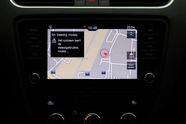 Škoda Octavia Combi 1.5 TSI Greentech Sport Business Automaat Apple Carplay, Sportstoelen, Camera, Climate, Trekhaak, 18"