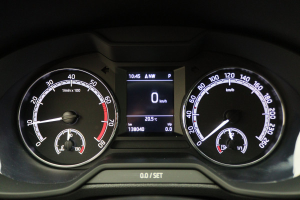 Škoda Octavia Combi 1.5 TSI Greentech Sport Business Automaat Apple Carplay, Sportstoelen, Camera, Climate, Trekhaak, 18"