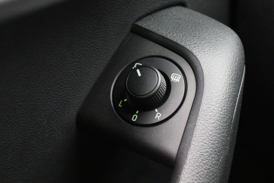 Škoda Octavia Combi 1.5 TSI Greentech Sport Business Automaat Apple Carplay, Sportstoelen, Camera, Climate, Trekhaak, 18"