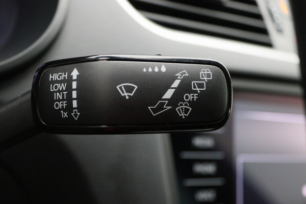 Škoda Octavia Combi 1.5 TSI Greentech Sport Business Automaat Apple Carplay, Sportstoelen, Camera, Climate, Trekhaak, 18"