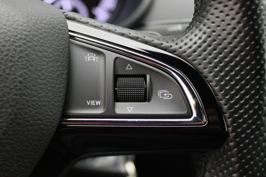 Škoda Octavia Combi 1.5 TSI Greentech Sport Business Automaat Apple Carplay, Sportstoelen, Camera, Climate, Trekhaak, 18"