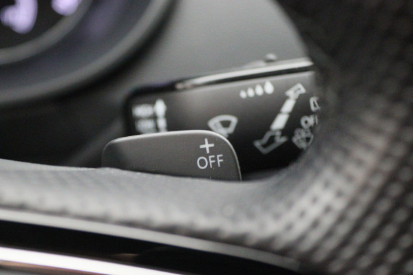 Škoda Octavia Combi 1.5 TSI Greentech Sport Business Automaat Apple Carplay, Sportstoelen, Camera, Climate, Trekhaak, 18"