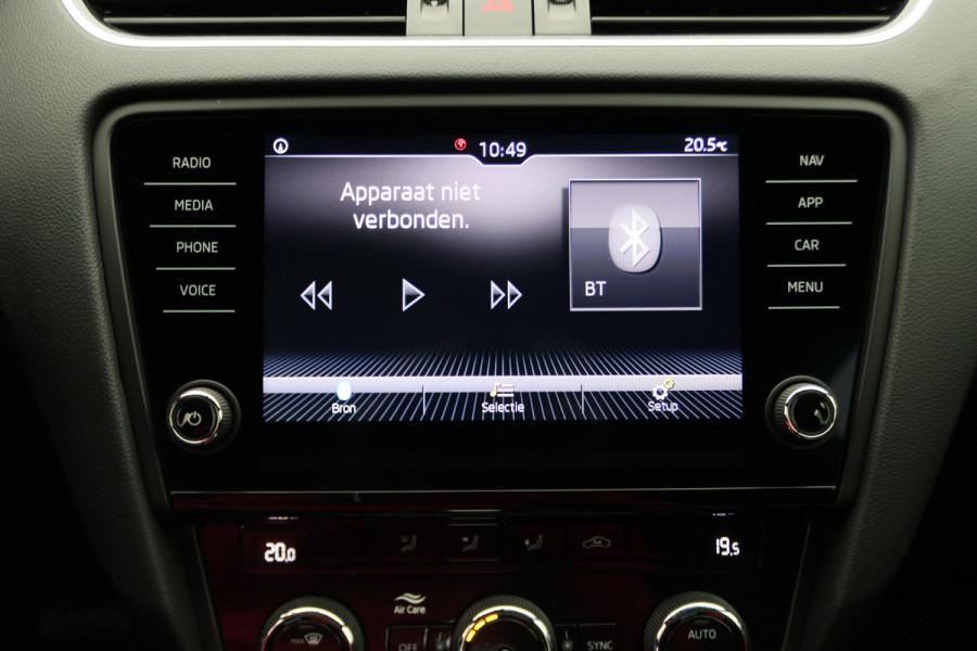 Škoda Octavia Combi 1.5 TSI Greentech Sport Business Automaat Apple Carplay, Sportstoelen, Camera, Climate, Trekhaak, 18"