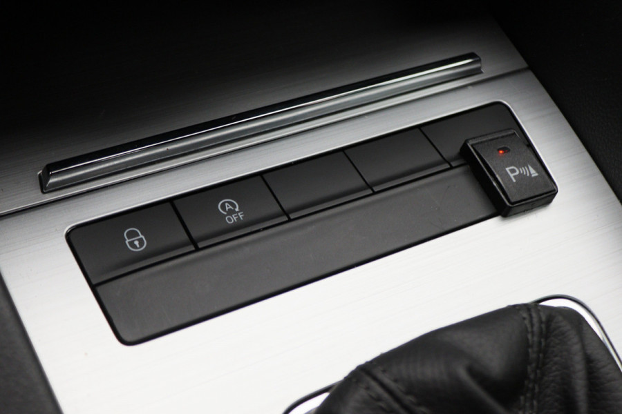 Škoda Octavia Combi 1.5 TSI Greentech Sport Business Automaat Apple Carplay, Sportstoelen, Camera, Climate, Trekhaak, 18"