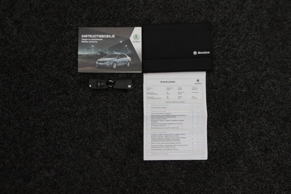 Škoda Octavia Combi 1.5 TSI Greentech Sport Business Automaat Apple Carplay, Sportstoelen, Camera, Climate, Trekhaak, 18"