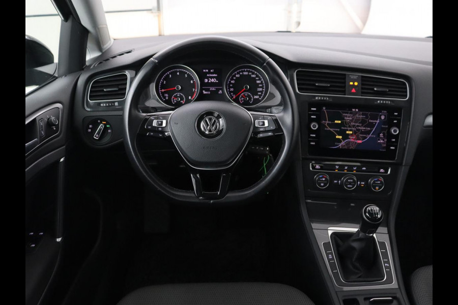 Volkswagen Golf 1.0 TSI Comfortline | Navigatie | Apple Carplay | Parkeerhulp |