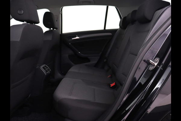 Volkswagen Golf 1.0 TSI Comfortline | Navigatie | Apple Carplay | Parkeerhulp |