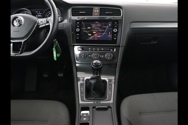 Volkswagen Golf 1.0 TSI Comfortline | Navigatie | Apple Carplay | Parkeerhulp |