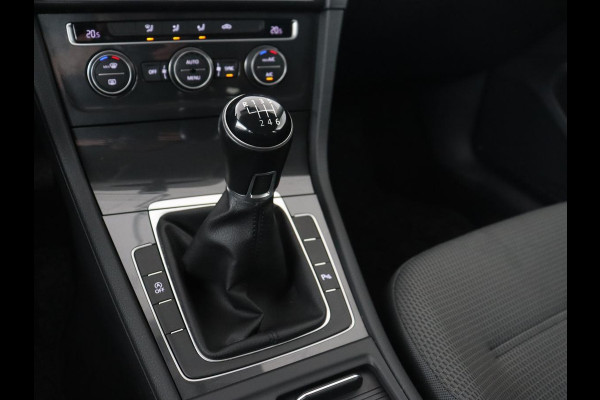 Volkswagen Golf 1.0 TSI Comfortline | Navigatie | Apple Carplay | Parkeerhulp |