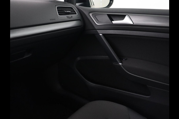 Volkswagen Golf 1.0 TSI Comfortline | Navigatie | Apple Carplay | Parkeerhulp |