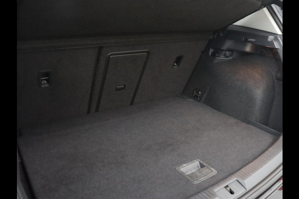 Volkswagen Golf 1.0 TSI Comfortline | Navigatie | Apple Carplay | Parkeerhulp |