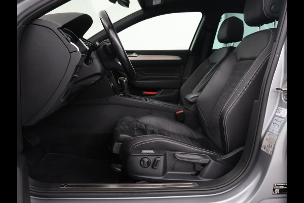 Volkswagen Passat 1.5 TSI Elegance Business R | Panoramadak | Stoelverwarming | Virtual Cockpit | Leder/Alcantara | Camera | Matrix LED | Carplay | Navigatie