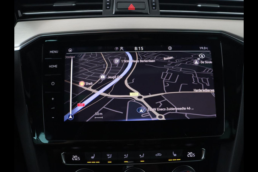 Volkswagen Passat 1.5 TSI Elegance Business R | Panoramadak | Stoelverwarming | Virtual Cockpit | Leder/Alcantara | Camera | Matrix LED | Carplay | Navigatie