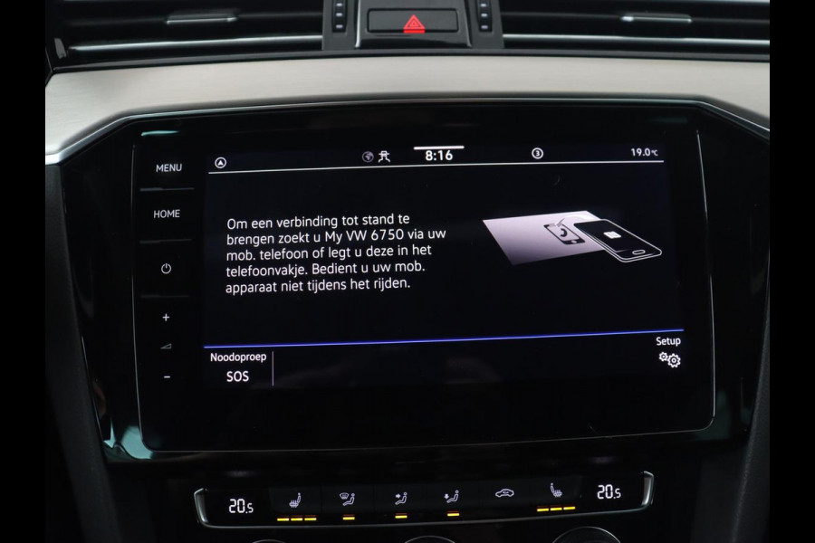 Volkswagen Passat 1.5 TSI Elegance Business R | Panoramadak | Stoelverwarming | Virtual Cockpit | Leder/Alcantara | Camera | Matrix LED | Carplay | Navigatie