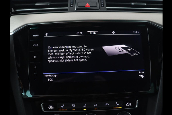 Volkswagen Passat 1.5 TSI Elegance Business R | Panoramadak | Stoelverwarming | Virtual Cockpit | Leder/Alcantara | Camera | Matrix LED | Carplay | Navigatie