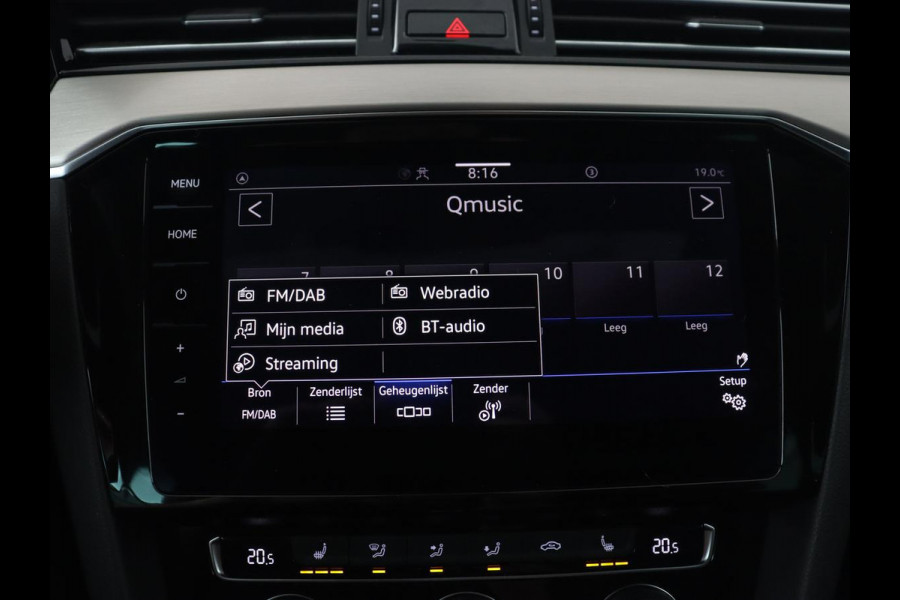 Volkswagen Passat 1.5 TSI Elegance Business R | Panoramadak | Stoelverwarming | Virtual Cockpit | Leder/Alcantara | Camera | Matrix LED | Carplay | Navigatie