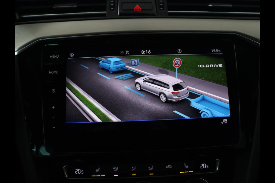 Volkswagen Passat 1.5 TSI Elegance Business R | Panoramadak | Stoelverwarming | Virtual Cockpit | Leder/Alcantara | Camera | Matrix LED | Carplay | Navigatie