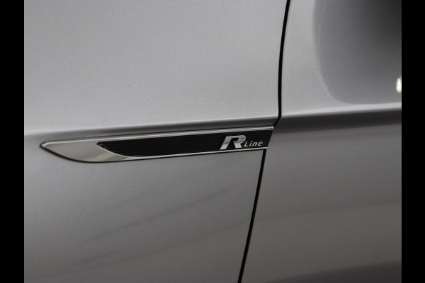 Volkswagen Passat 1.5 TSI Elegance Business R | Panoramadak | Stoelverwarming | Virtual Cockpit | Leder/Alcantara | Camera | Matrix LED | Carplay | Navigatie