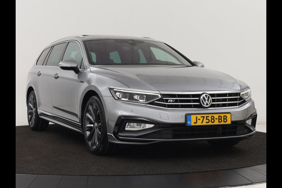 Volkswagen Passat 1.5 TSI Elegance Business R | Panoramadak | Stoelverwarming | Virtual Cockpit | Leder/Alcantara | Camera | Matrix LED | Carplay | Navigatie