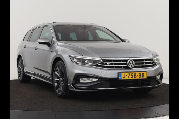 Volkswagen Passat 1.5 TSI Elegance Business R | Panoramadak | Stoelverwarming | Virtual Cockpit | Leder/Alcantara | Camera | Matrix LED | Carplay | Navigatie