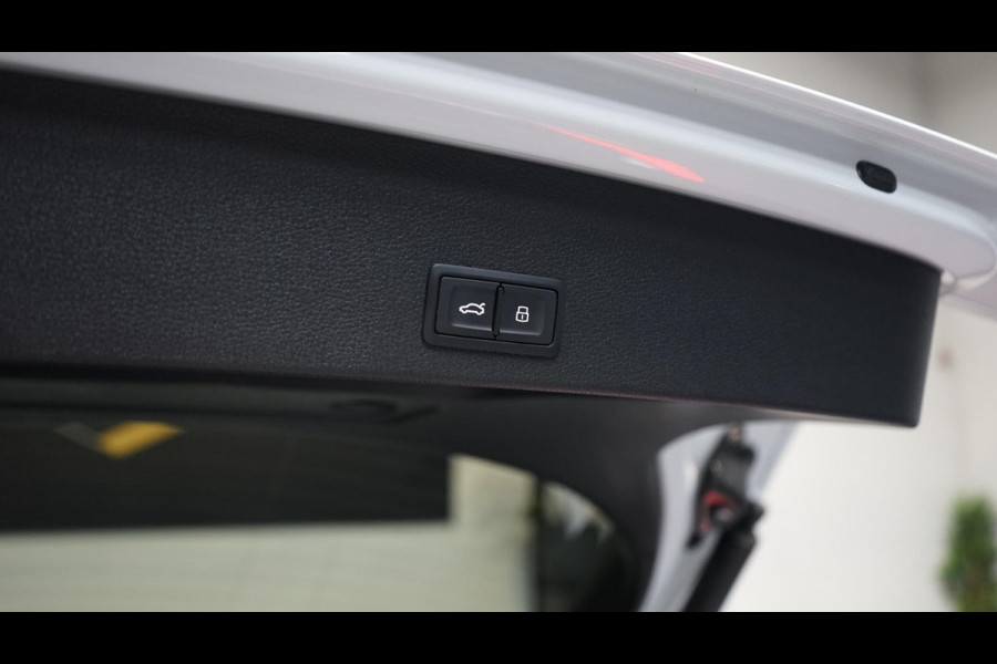 Audi Q2 1.4 TFSI S-Line BLACK OPTIK AUTOMAAT-BANG&OLUFSEN-DRIVE SELECT-DAB-KEYLESS-LED-NAVIGATIE-STOELVERWARMING-TREKHAAK