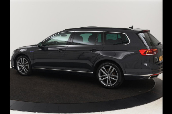 Volkswagen Passat 1.4 TSI PHEV GTE | Panoramadak | Trekhaak | Stoelverwarming | Camera | Massage | Matrix LED | Carplay | Navigatie | Adaptive cruise