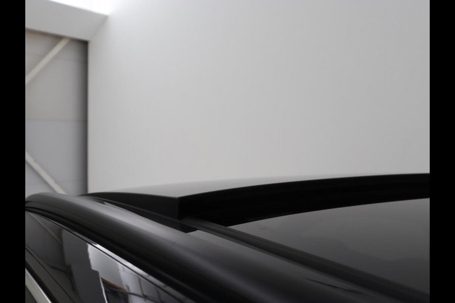 Volkswagen Passat 1.4 TSI PHEV GTE | Panoramadak | Trekhaak | Stoelverwarming | Camera | Massage | Matrix LED | Carplay | Navigatie | Adaptive cruise