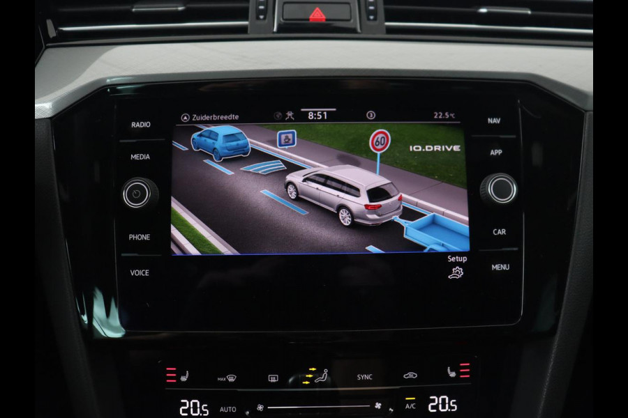 Volkswagen Passat 1.4 TSI PHEV GTE | Panoramadak | Trekhaak | Stoelverwarming | Camera | Massage | Matrix LED | Carplay | Navigatie | Adaptive cruise